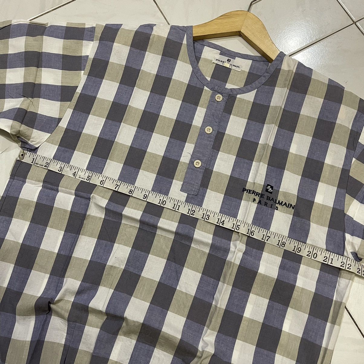 Pierre Balmain Pierre balmain paris button tee Size US L / EU 52-54 / 3 - 8 Thumbnail
