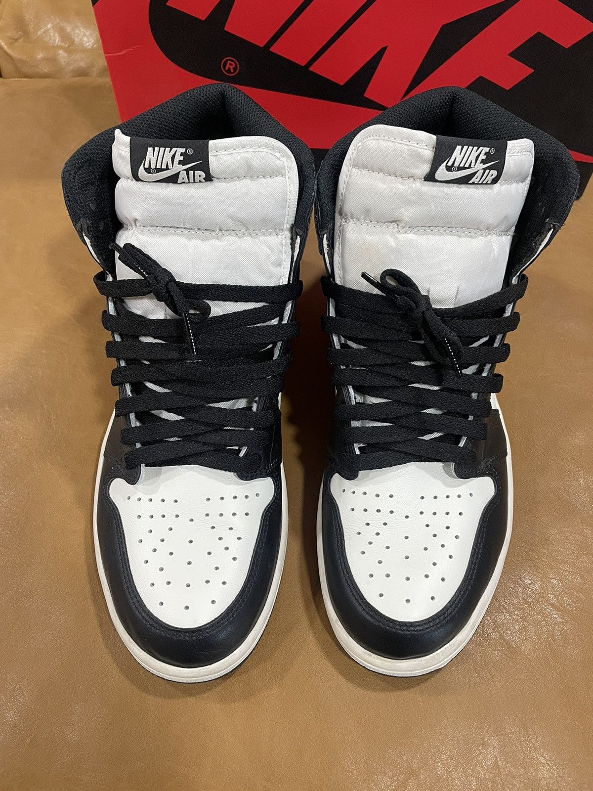Jordan Brand × Nike Jordan Retro 1 High “Mocha” Size US 10.5 / EU 43-44 - 3 Thumbnail