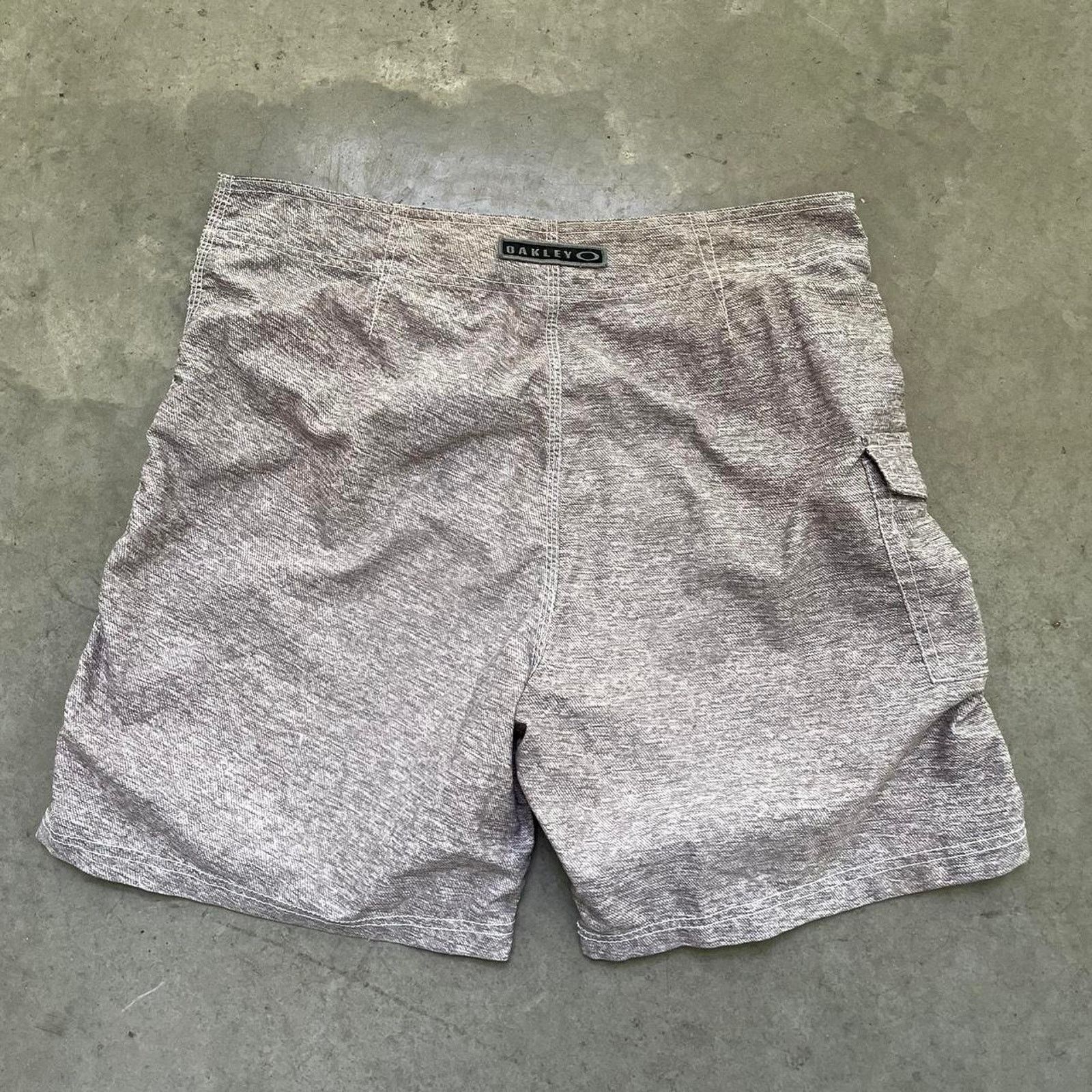 Oakley Oakley Grey Swim Shorts Size US 33 - 2 Thumbnail
