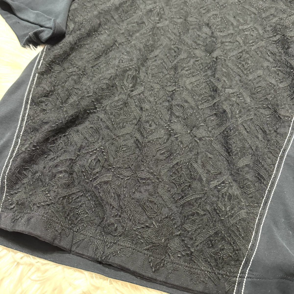 Louis Vuitton floral lace rolled sleeve T-shirt top 34