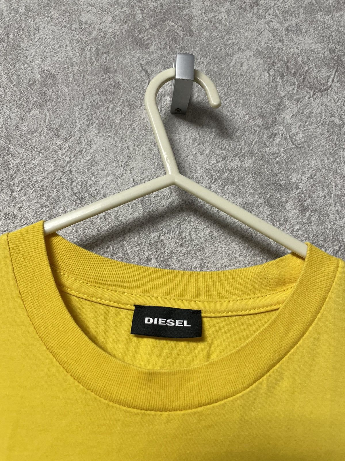 Diesel Diesel Embroidered Big Logo Yellow T-Shirt Y2K Size US S / EU 44-46 / 1 - 7 Thumbnail
