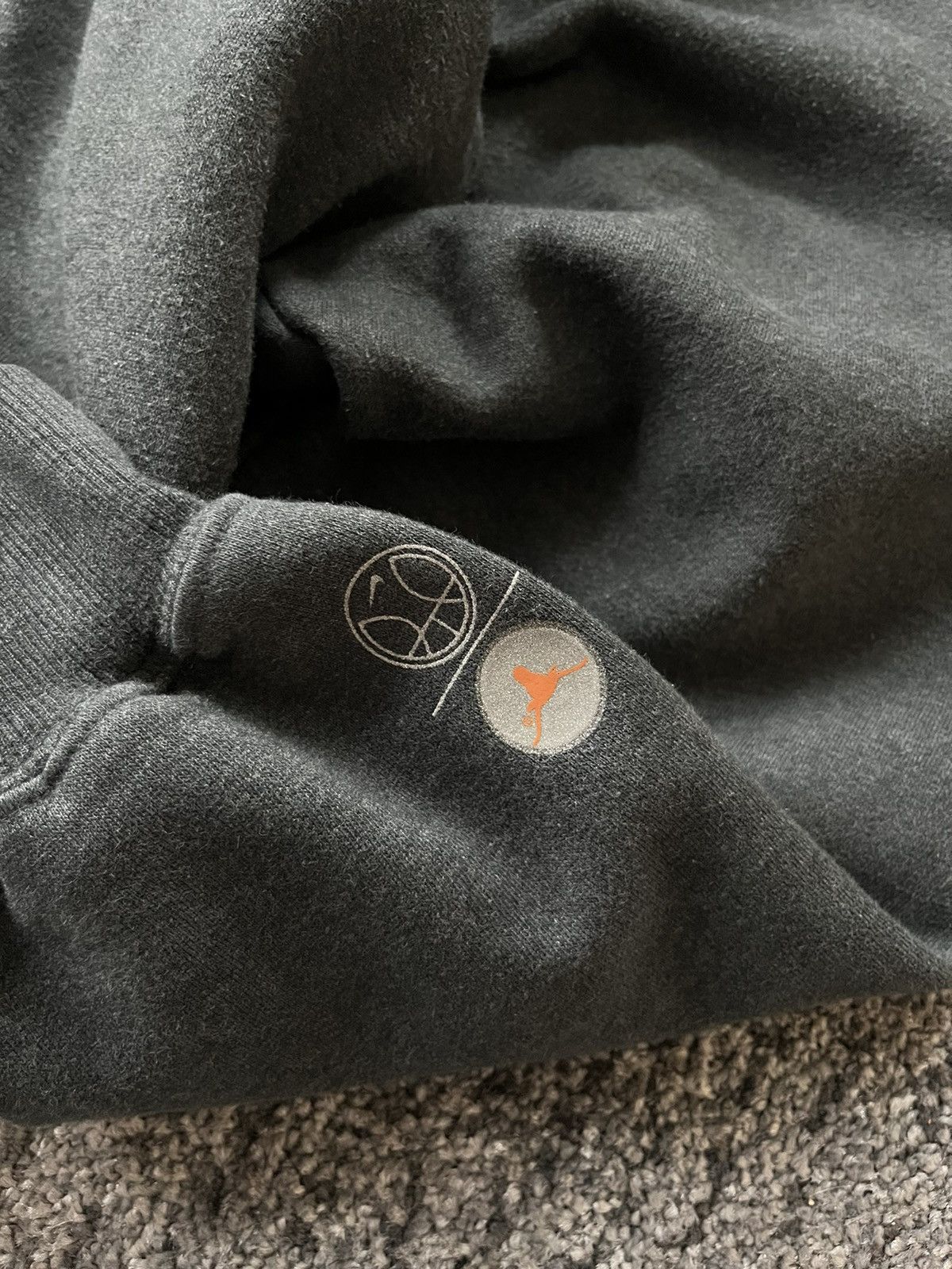 Nike × Vintage Vintage 90’s Nike Team Texas Basketball Baggy Hoodie Size US XXL / EU 58 / 5 - 15 Thumbnail