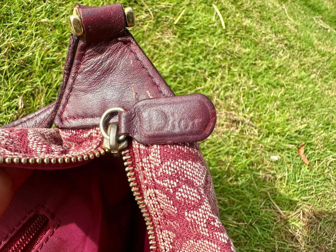 Dior Authentic Christian Dior Trotter Burgundy Monogram Pochette Size ONE SIZE - 12 Thumbnail