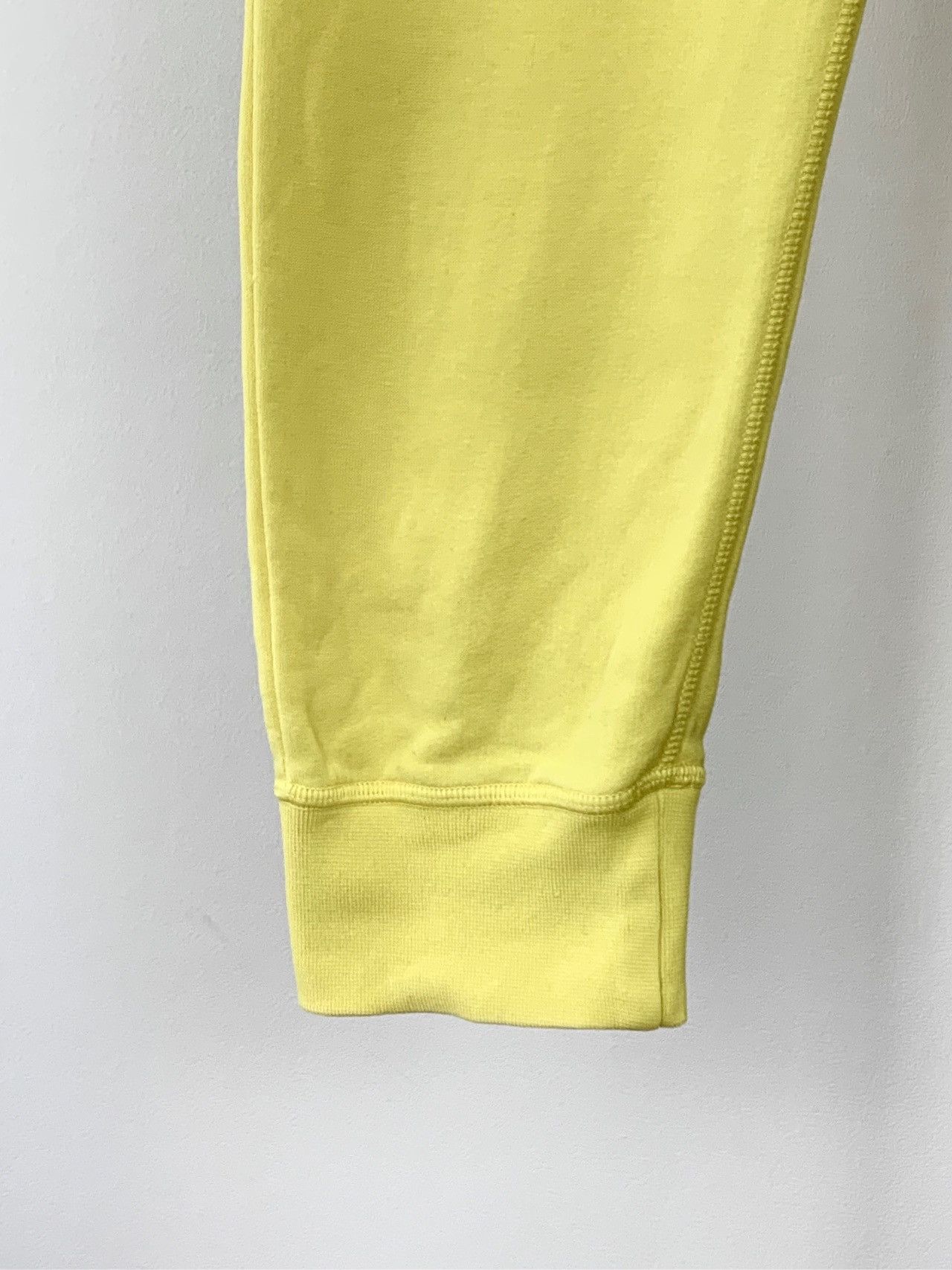 Dsquared2 Dsquared2 Yellow Cartoon Figure Printed Sweatpants K26WX Size 27" / US 4 / IT 40 - 4 Thumbnail