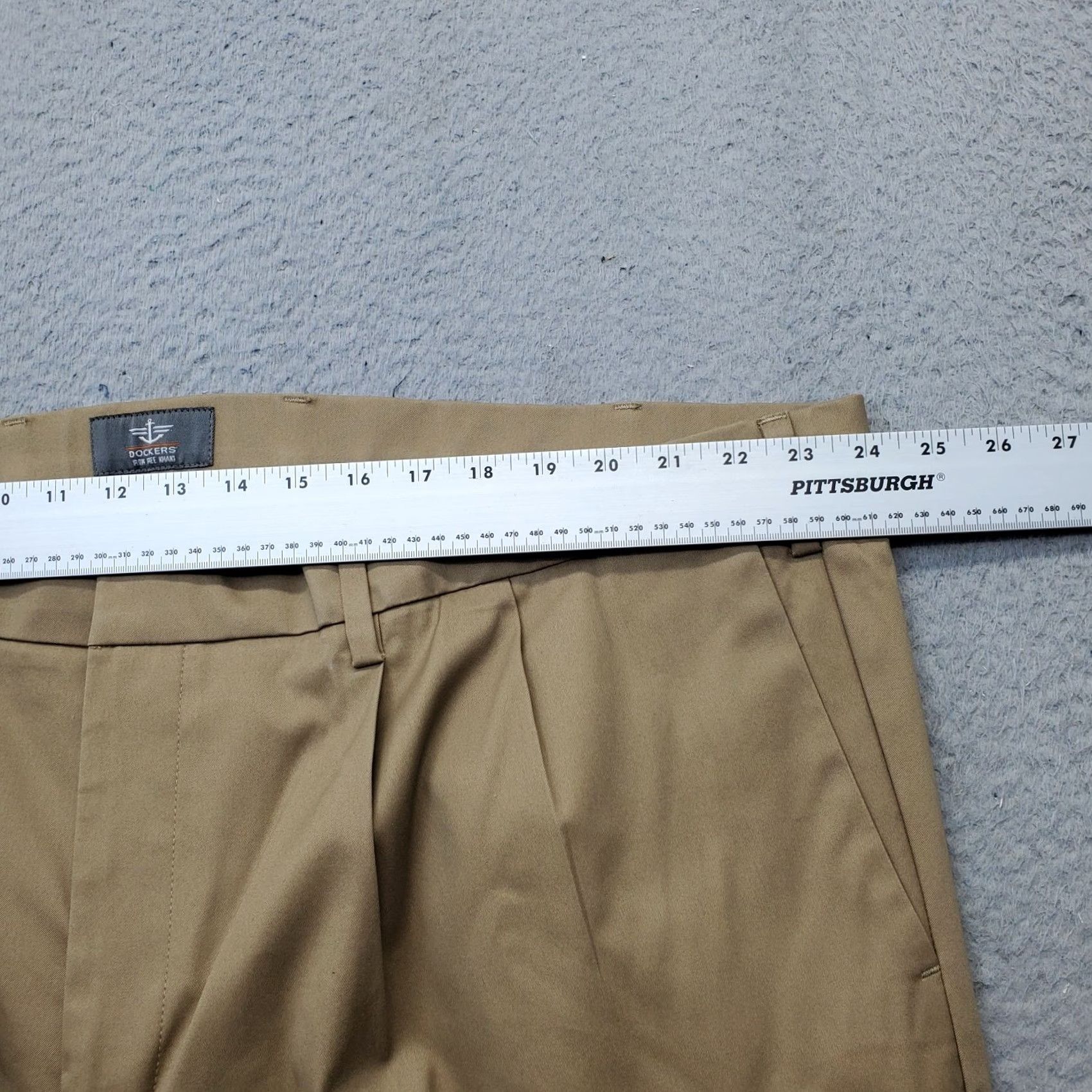 Dockers DOCKERS Mens Khaki Pants 48x30 Tan Pleated Casual Straight Leg Slash Pockets Mens Size 48 Tan Khaki Pants Size US 32 / EU 48 - 6 Thumbnail