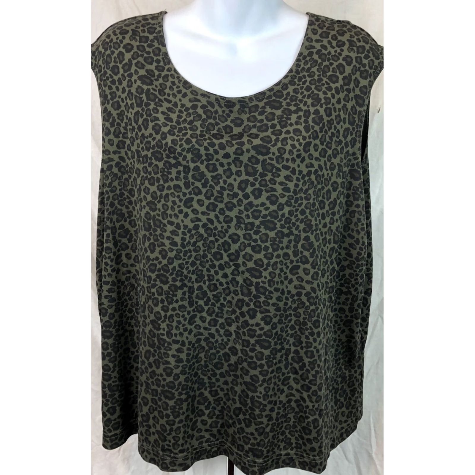 Vintage Vintage Sleeveless Top 1X Green Leopard cheetah Scoopneck Rayon Knit 90s Glam Size XL / US 12-14 / IT 48-50 - 6 Thumbnail