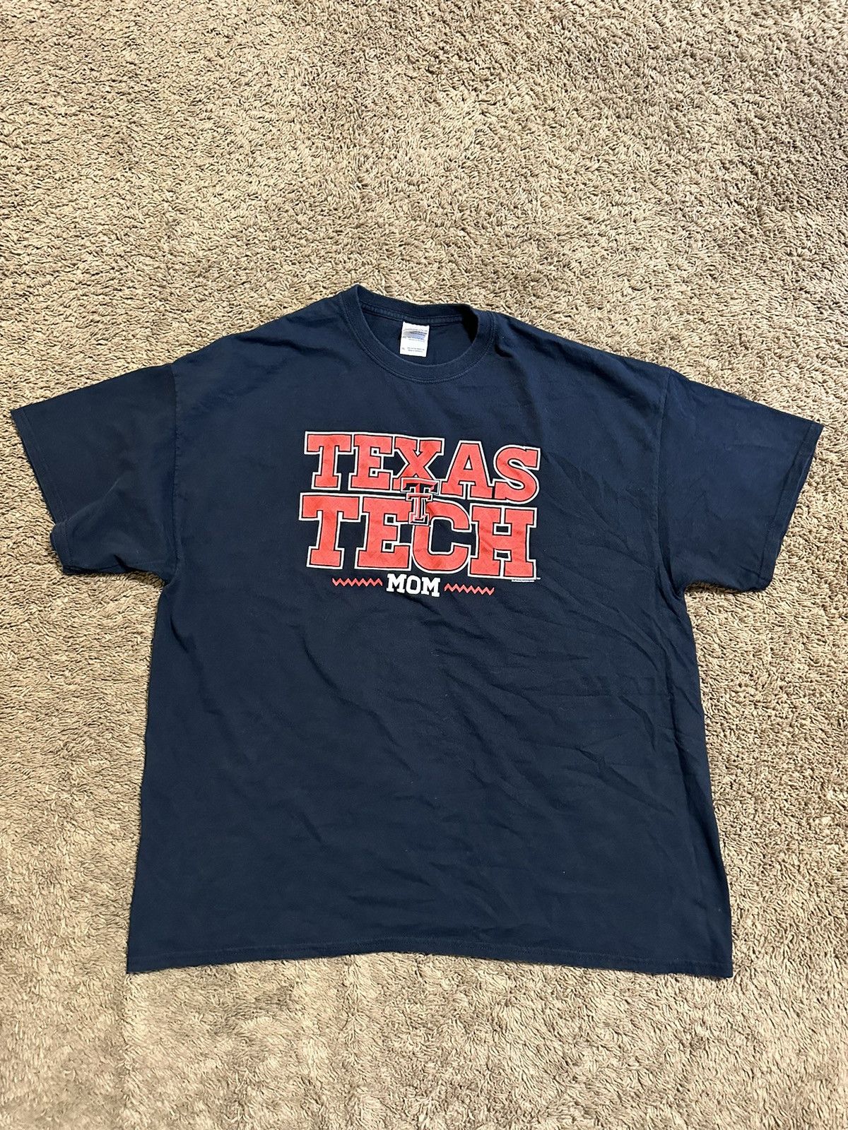 NCAA × Vintage Vintage NCAA Texas Tech “MOM” shirt 00s size Xl Size US XL / EU 56 / 4 - 1 Thumbnail