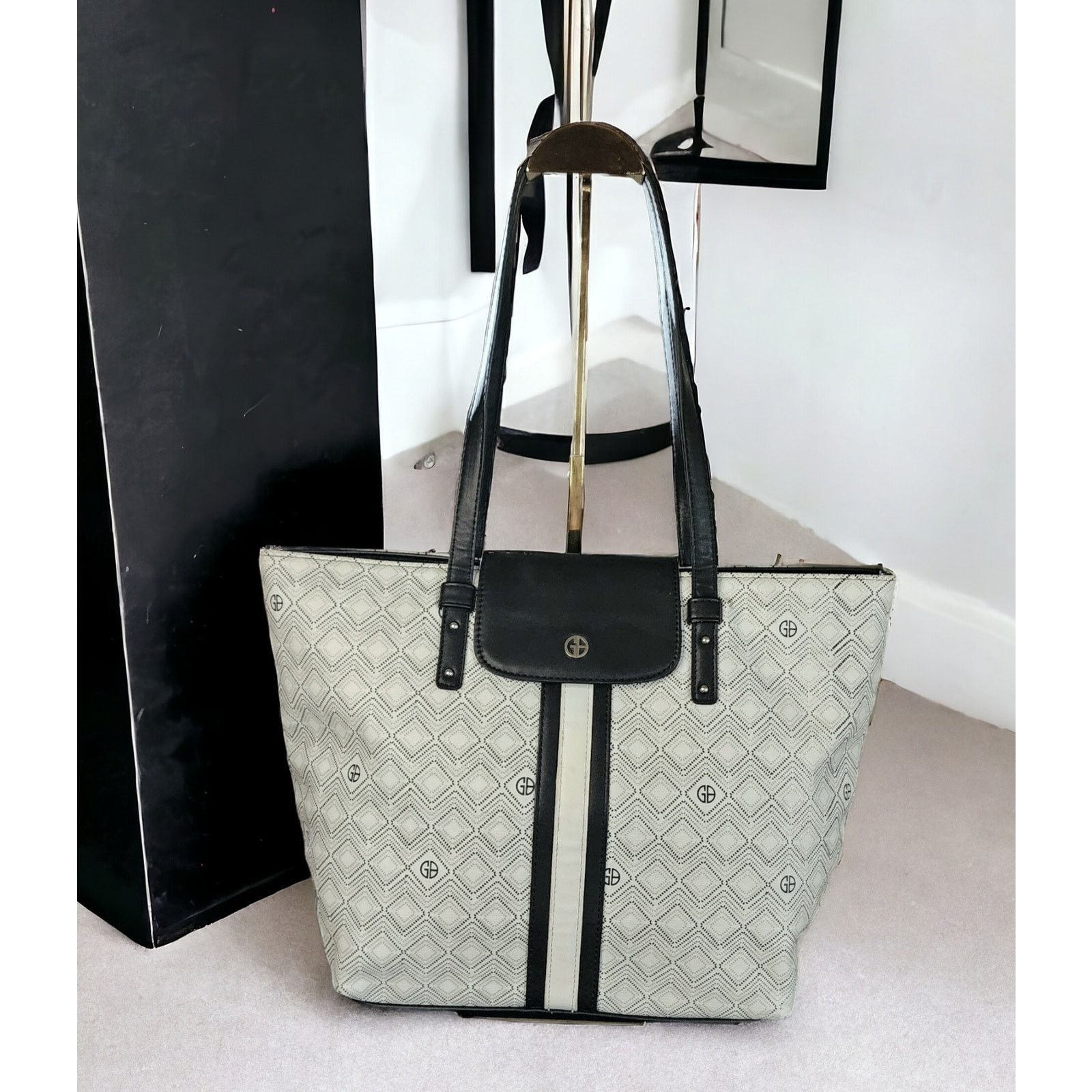 Giani Bernini Giani Bernini Women's Tote White Black Grey Diamond Print Size ONE SIZE - 1 Thumbnail
