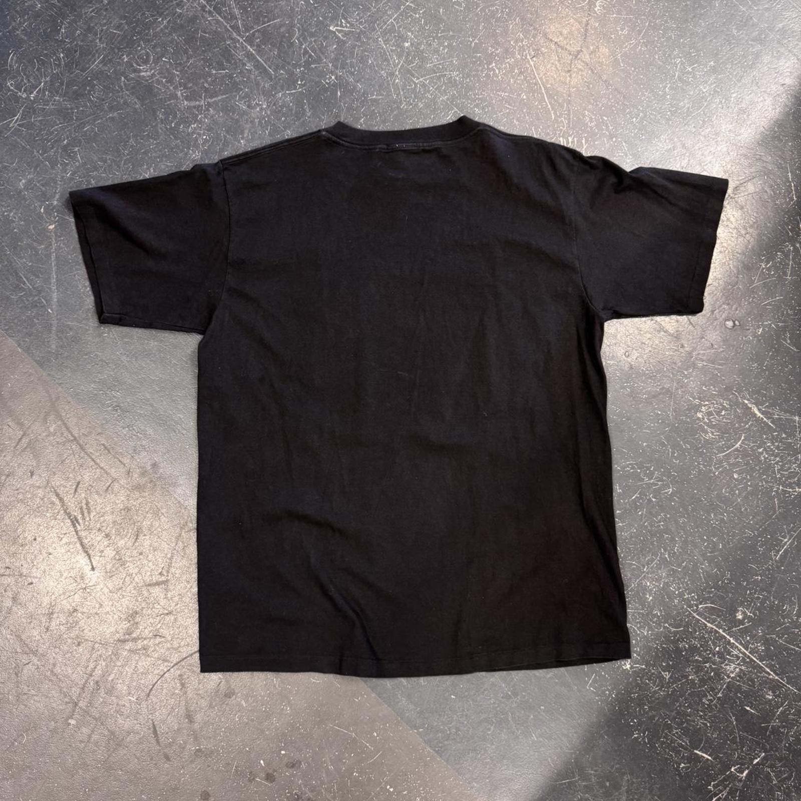 NBA Vintage 1997 Chicago Bulls Rare Glow in the Dark Graphic Tee Size US XL / EU 56 / 4 - 7 Thumbnail