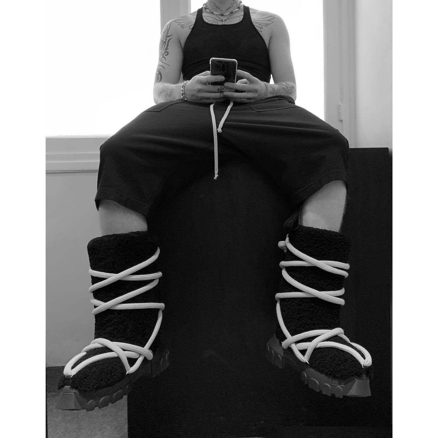 Rick Owens *NEW* SHEARLING LUNAR TRACTOR BOOTS FW22 STROBE Size US 9 / EU 42 - 2 Thumbnail