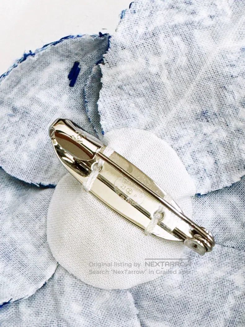 Chanel Chanel 23P blue and white tweed camelia brooch Size ONE SIZE - 5 Thumbnail