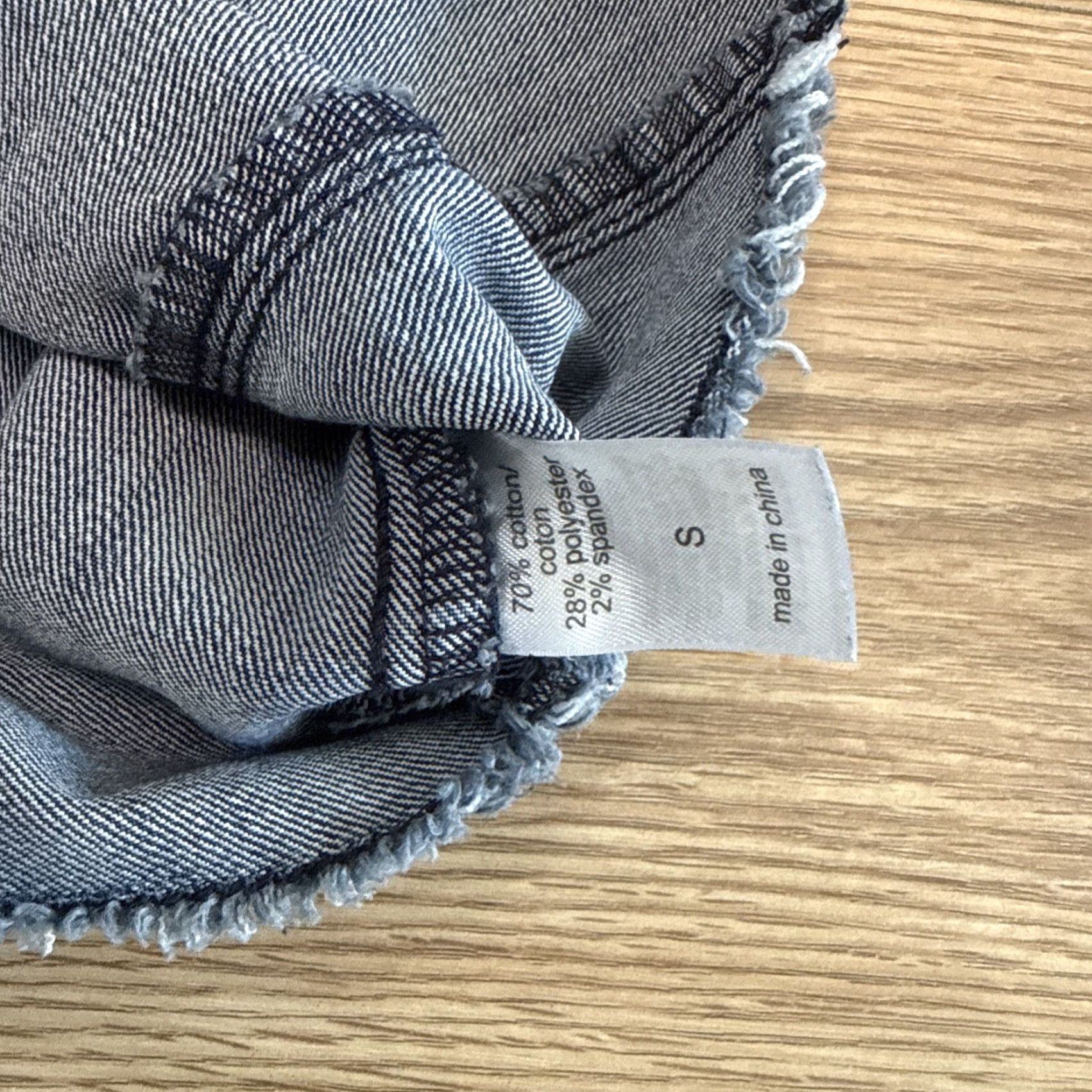 Vintage VINTAGE Maurices Women's Small Denim Jean Vest Sleeveless Casual Spring Summer Fall Winter Blue 90s Americana Size 28" / US 6 / IT 42 - 3 Thumbnail