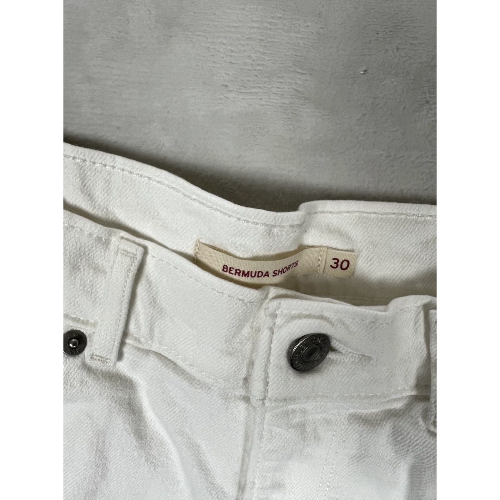 Levi's Levi's Bermuda Shorts Women's 30 White Denim Mid Rise Stretch Casual 5-Pocket Design Logo Pockets White Cotton Viscose Polyester Spandex Regular Size 30" / US 8 / IT 44 - 5 Thumbnail