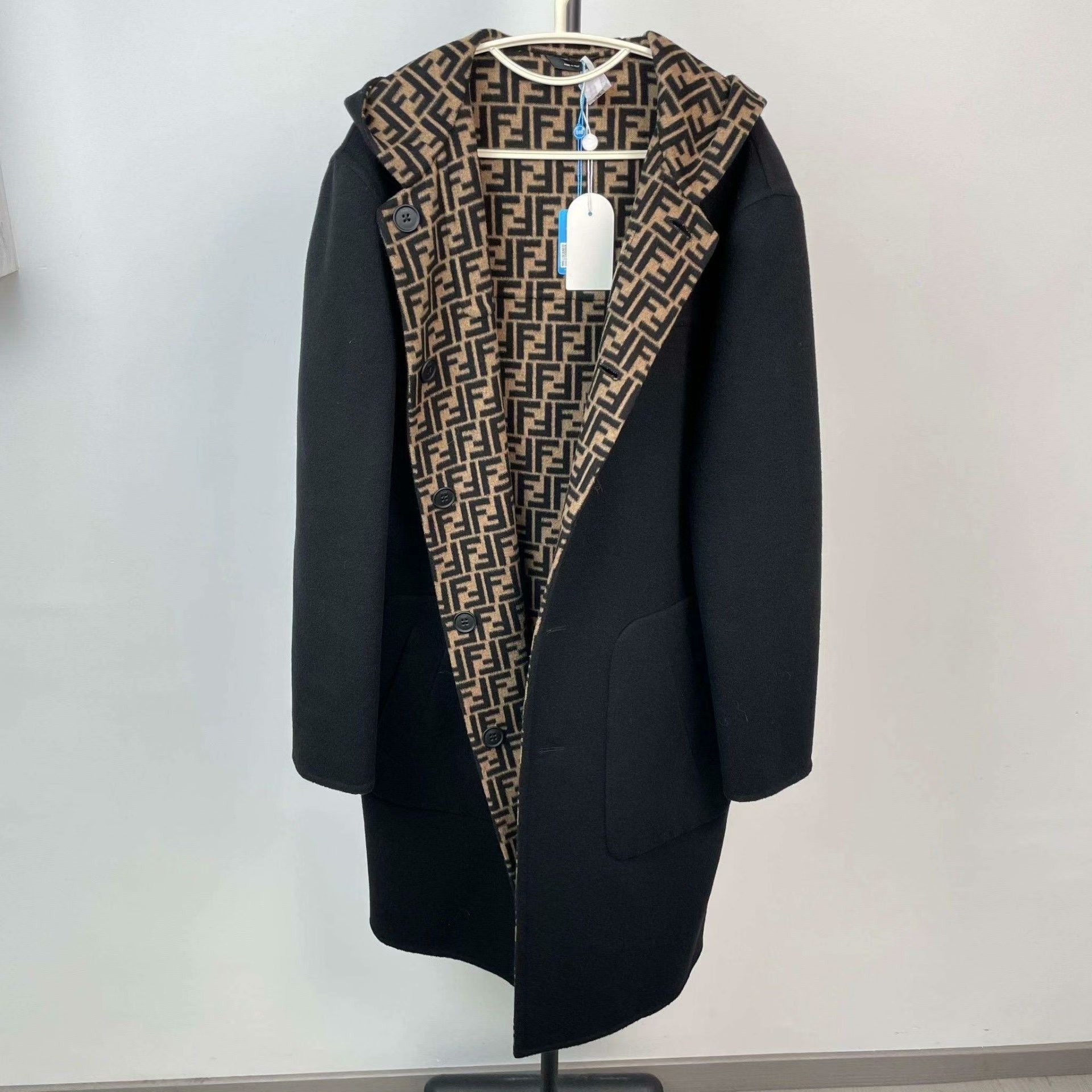 Fendi Fendi Black Heavy Coat 48 Men Size US XL / EU 56 / 4 - 1 Thumbnail