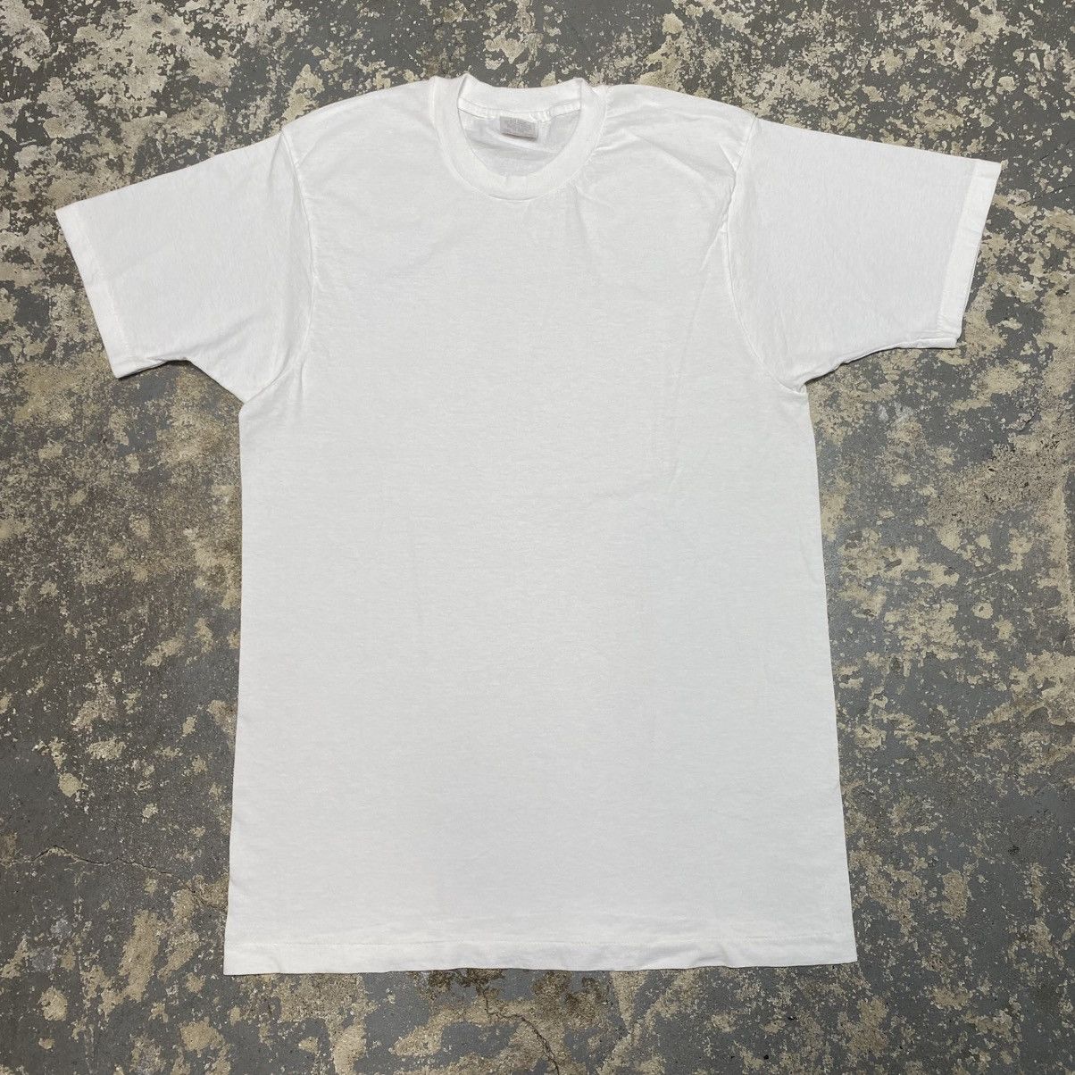 Vintage Vintage Hanes White Blank 90s Single Stitch Tshirt Size US L / EU 52-54 / 3 - 1 Thumbnail