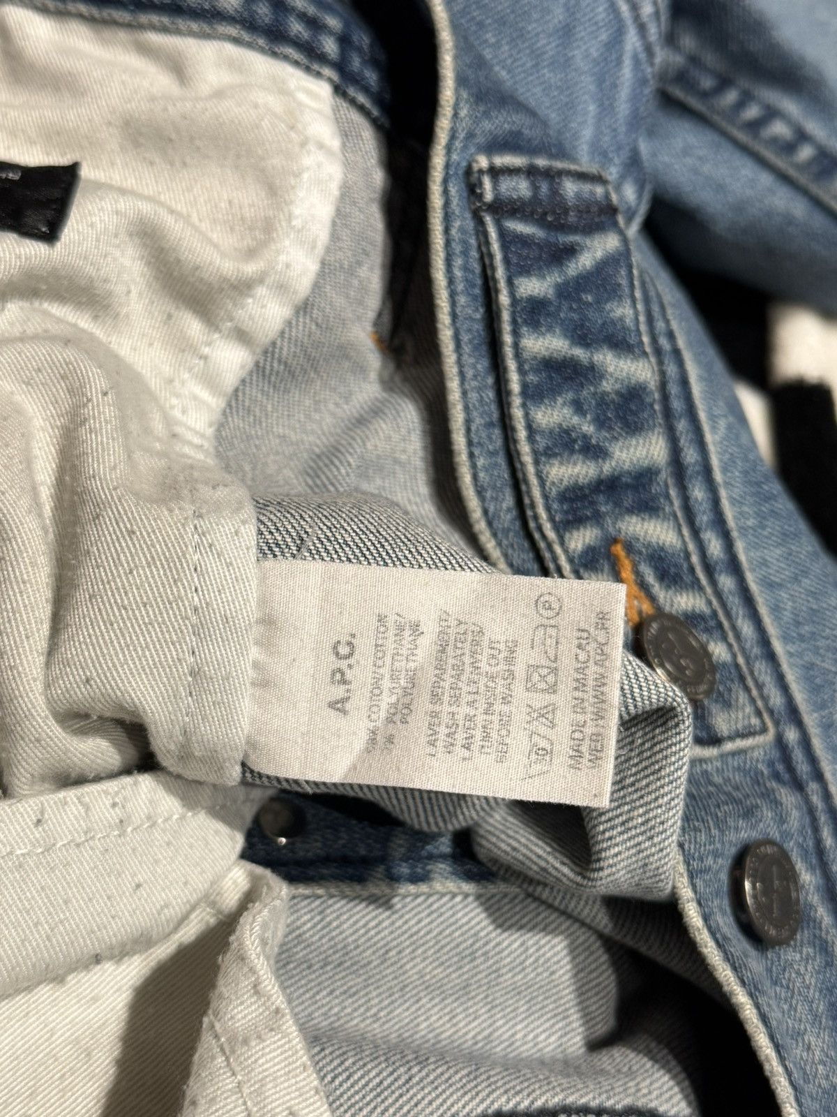 A.P.C. CLASSIC MEDIUM WASH DENIM JACKET JEANS SLIM Size US XL / EU 56 / 4 - 7 Thumbnail