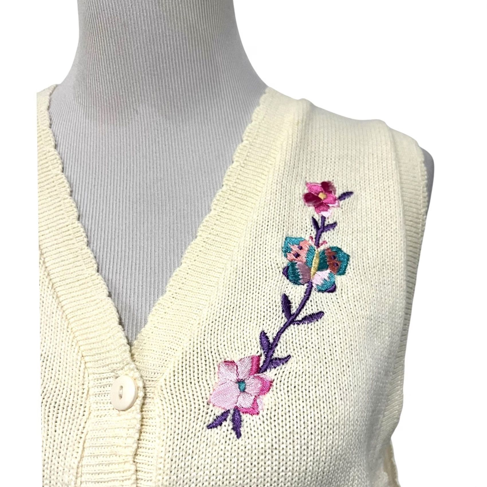 Vintage VINTAGE Women’s Sweater Vest Floral Embroidered Ivory Cream S.G. Sport Sz L USA Size M / US 6-8 / IT 42-44 - 2 Thumbnail