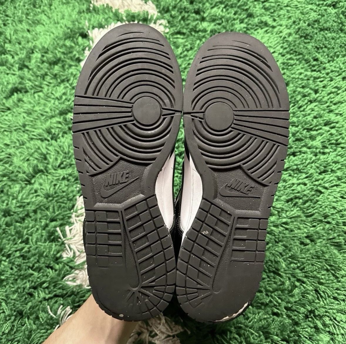 Nike Nike Dunk “Panda” Size US 11 / EU 44 - 6 Thumbnail