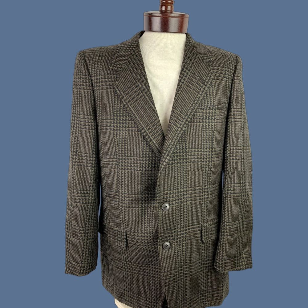 Bloomingdale's VINTAGE Bloomingdale's 42L Brown Plaid Wool Sports Coat 2 button Men’s Jacket Wool Sports Bloomingdale's Brown Plaid 42L 2 button Mens 90s style Size US XS / EU 42 / 0 - 1 Thumbnail