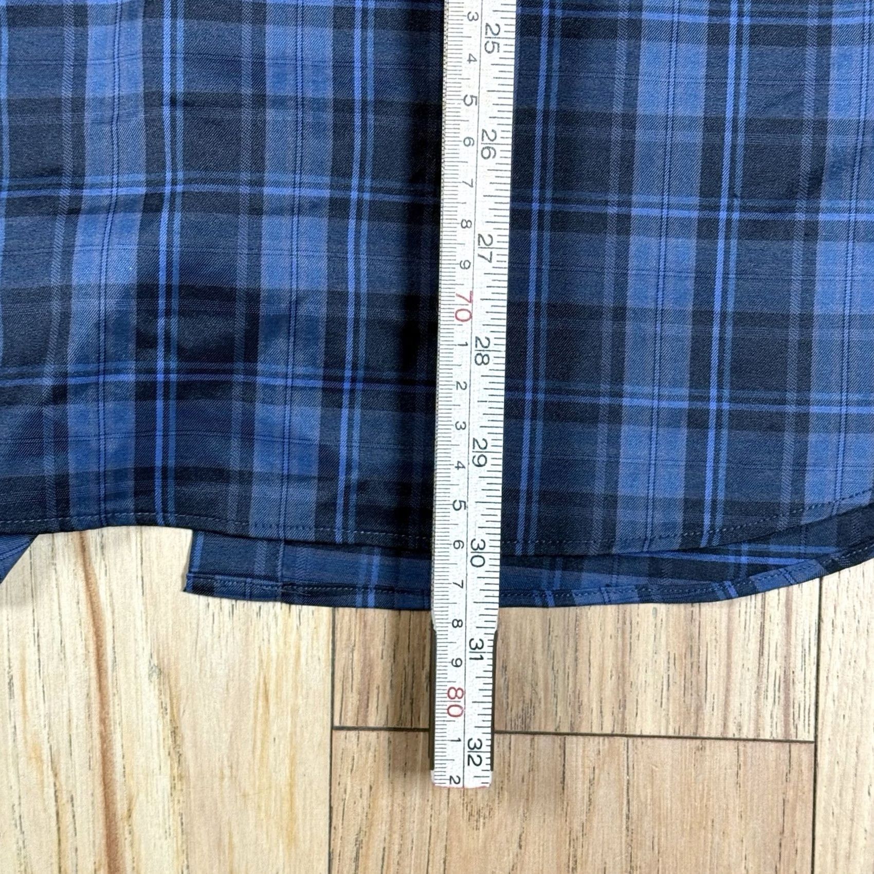 UNTUCKit UNTUCKit Shirt Men XL Blue Black Plaid Button-Up Long Sleeve Button-Up Plaid Mens XL Blue Black 2010s or 2020s (adjust as applicable) Size US XL / EU 56 / 4 - 8 Thumbnail