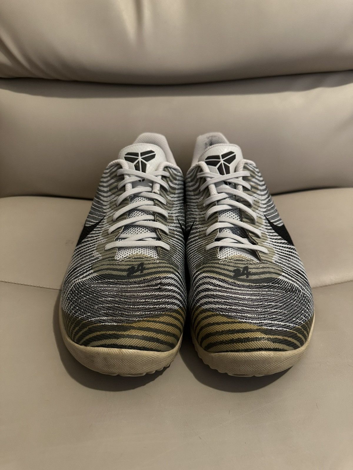 Nike “Wolf Grey” Nike Kobe Bryant KB Mentality 2 Size US 14 / EU 47 - 2 Thumbnail