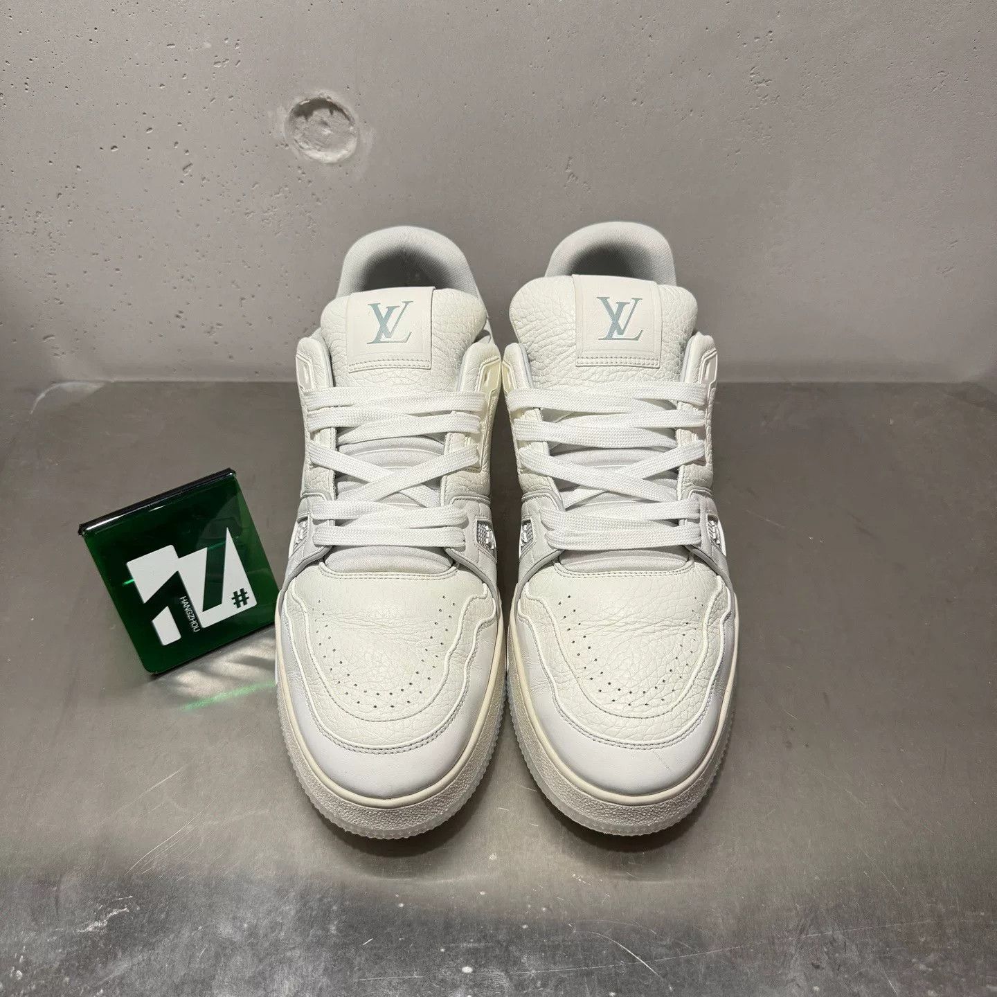 Louis Vuitton Louis Vuitton Training White Lowtop Sneakers 43 Men Size US 10 / EU 43 - 1 Thumbnail