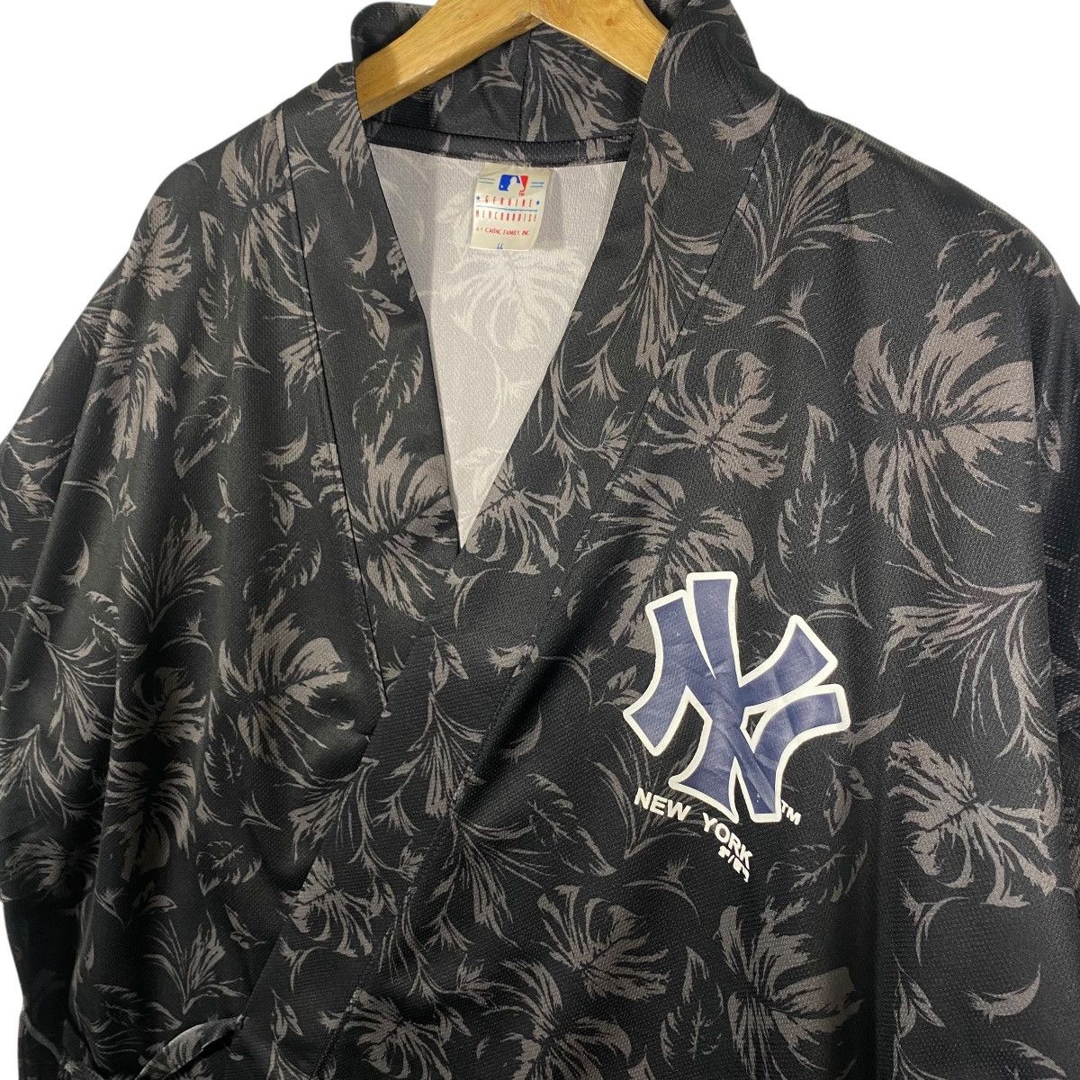 New York Yankees New York Yankees Kimono L Size Black Colour Size US L / EU 52-54 / 3 - 8 Thumbnail
