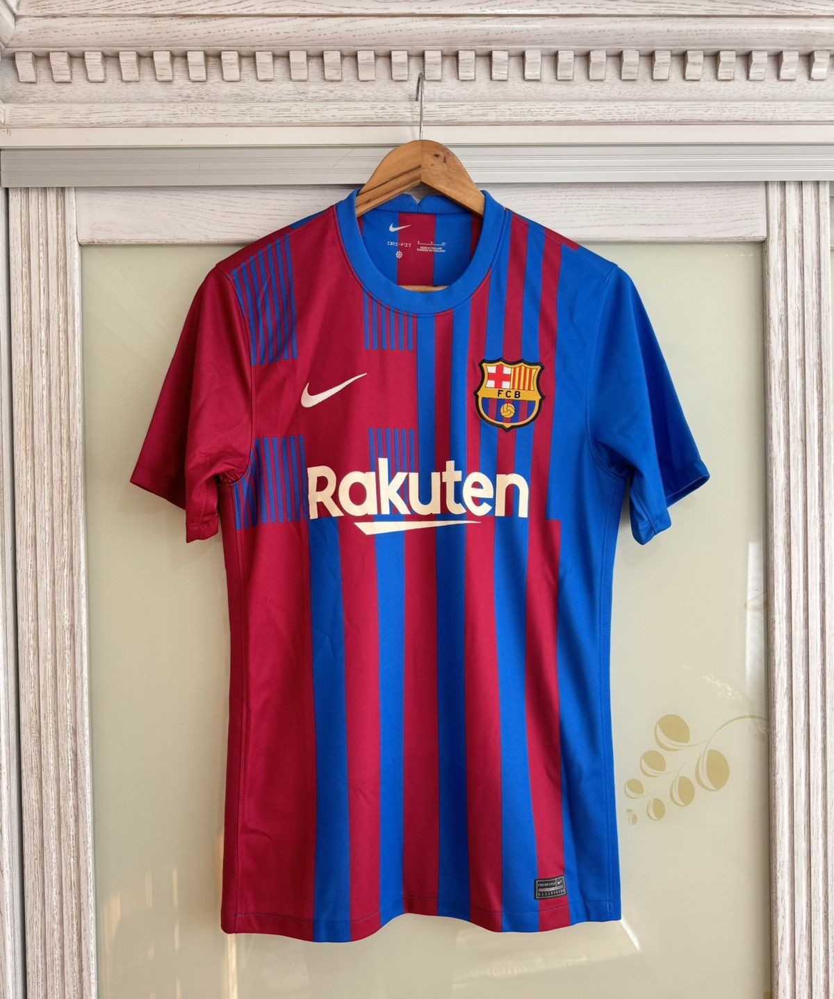 Nike Barcelona 2021-2022 Home Soccer Jersey Football Kit Shirt Size US S / EU 44-46 / 1 - 1 Thumbnail
