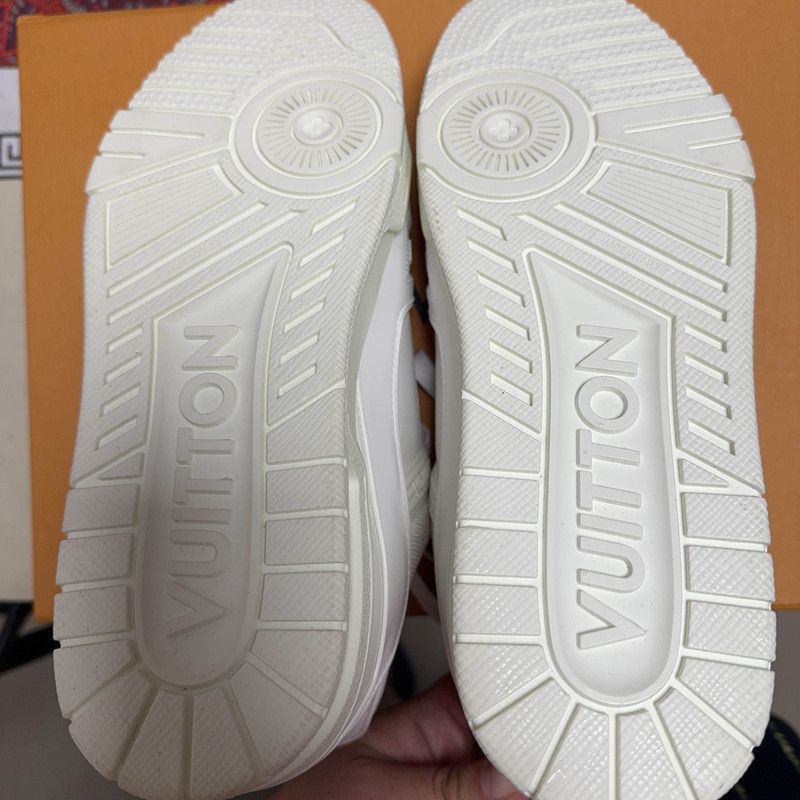 Louis Vuitton Louis Vuitton Trainer Sneakers in White -2508 Size US 7 / EU 40 - 4 Thumbnail