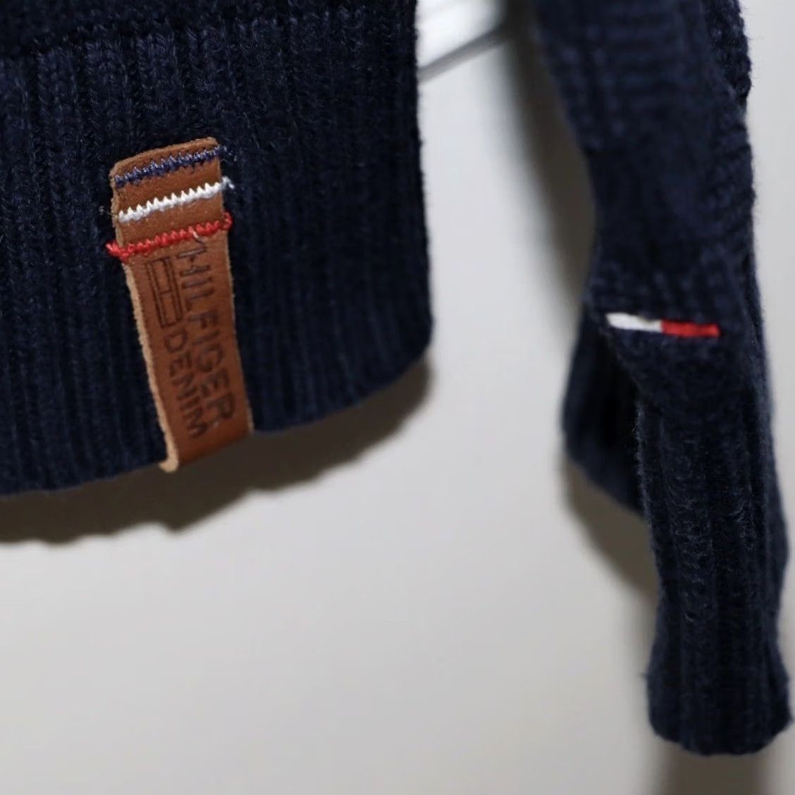 Tommy Hilfiger Tommy Hilfiger Top Mens L Denim Jumper Size Navy Crew Neck Pullover Used Size US L / EU 52-54 / 3 - 4 Thumbnail