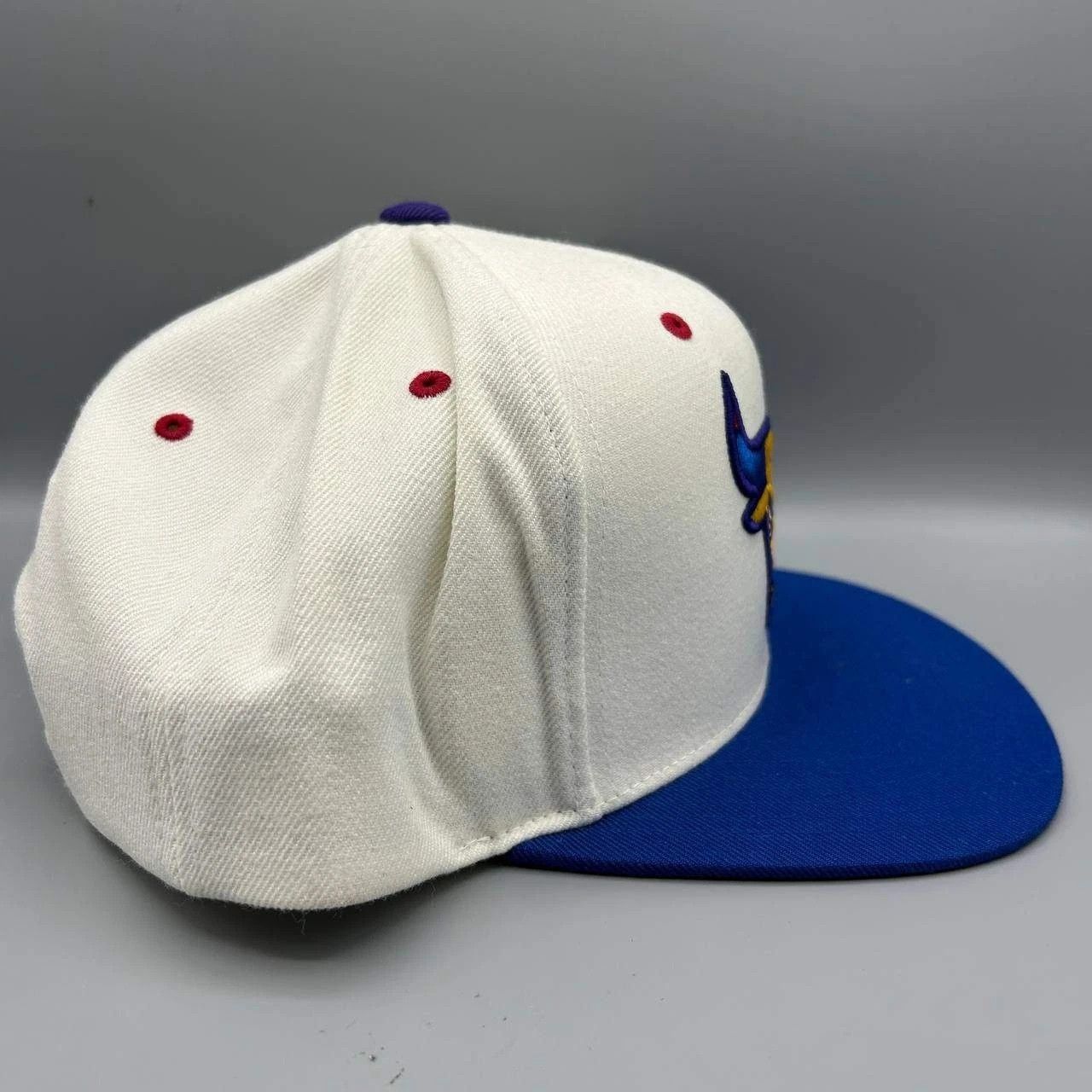 Mitchell & Ness Chicago Bulls Hat Men White Blue Embroidered Snap Back Cap Size ONE SIZE - 2 Thumbnail