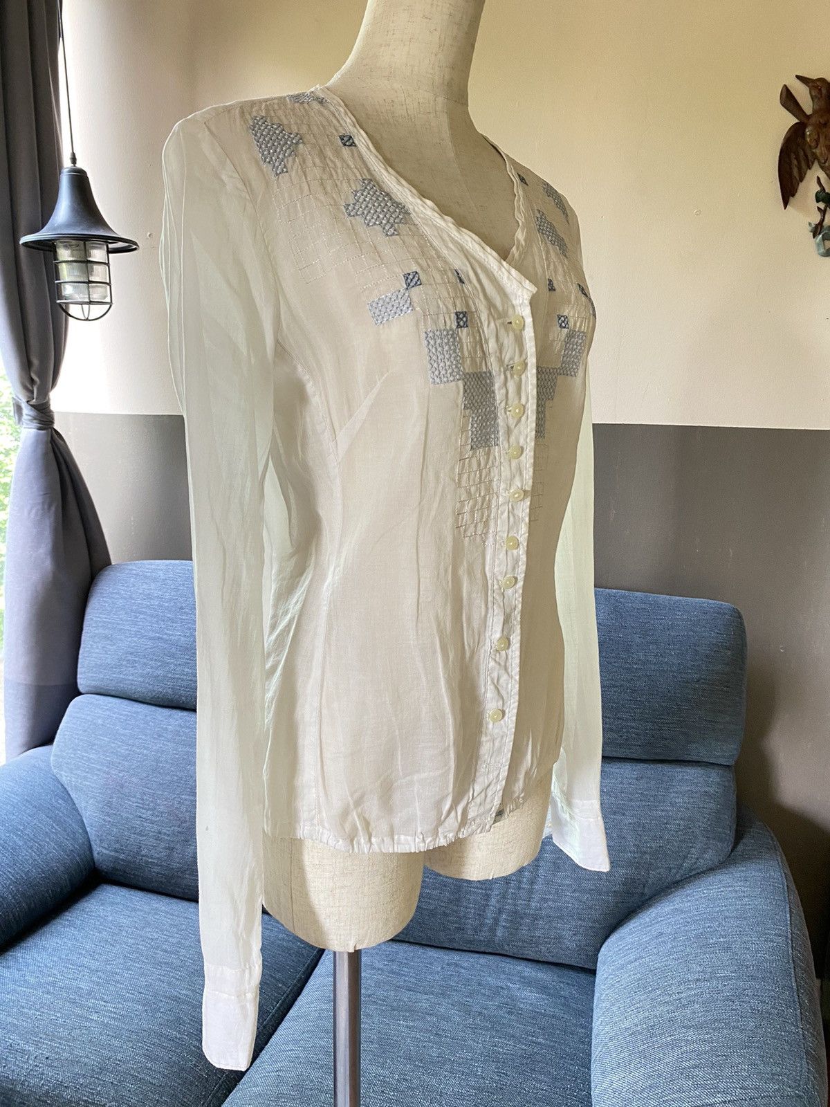 Marithe + Francois Girbaud MARITHE + FRANÇOIS GIRBAUD White shirt with blue embroidery Size M / US 6-8 / IT 42-44 - 17 Thumbnail