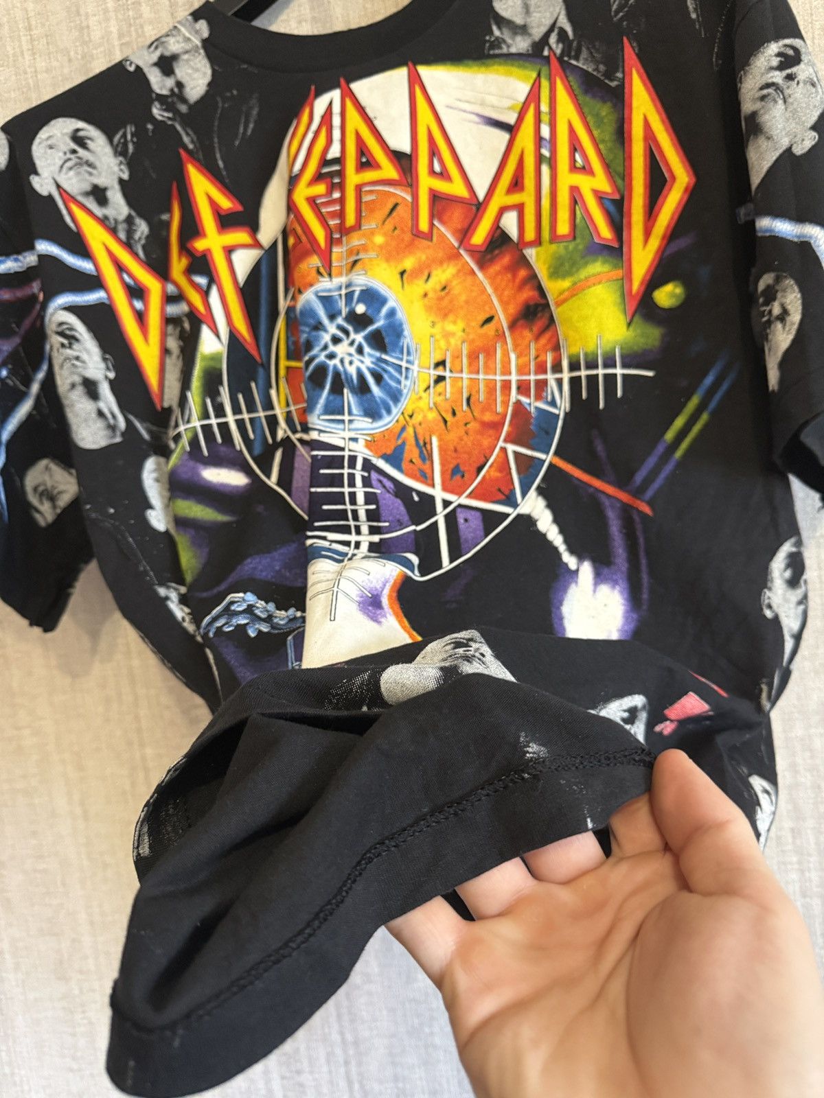 Band Tees Vintage all over print 1992 Def Leppard shirt rare XL Size US XL / EU 56 / 4 - 10 Thumbnail