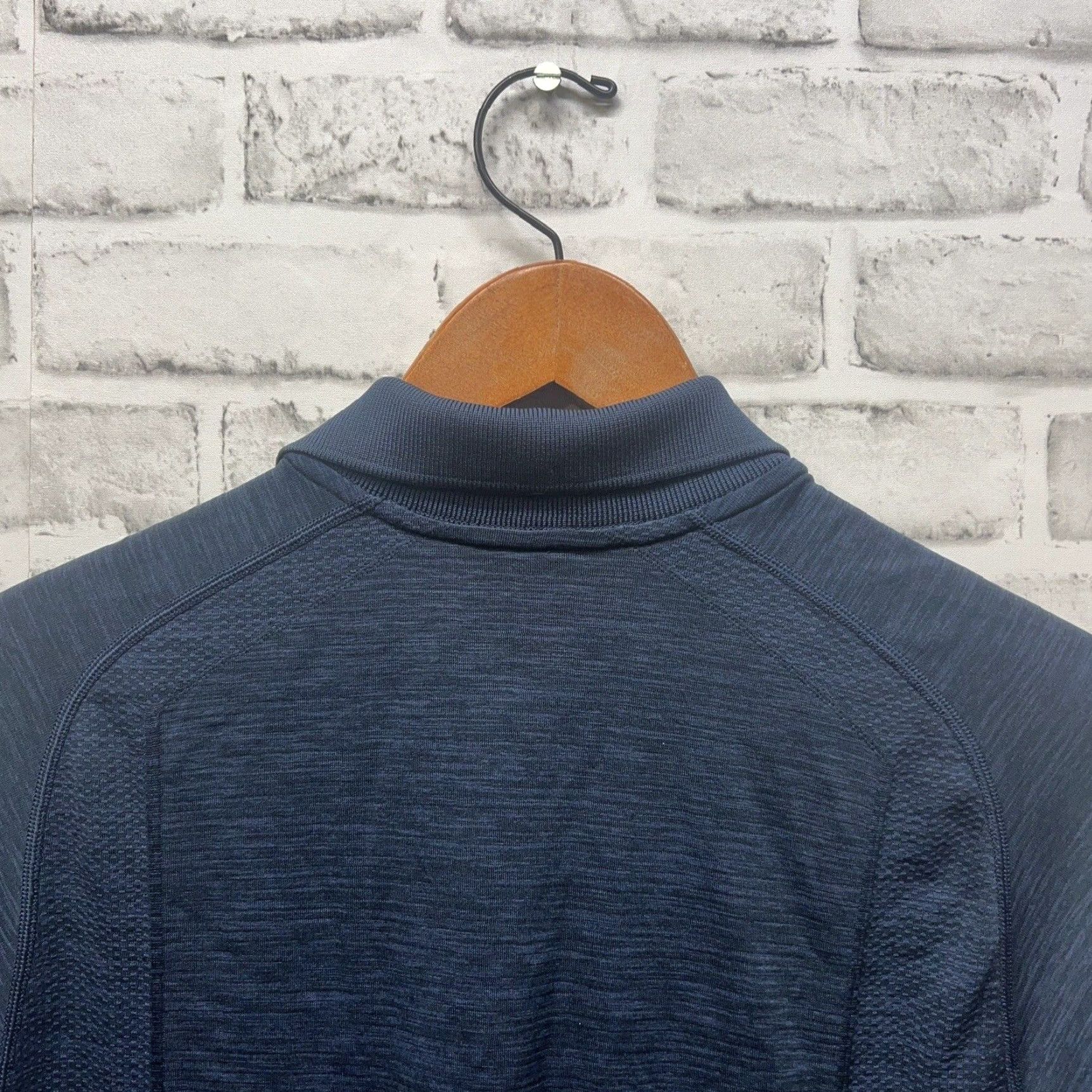 Lululemon VINTAGE Lululemon Athletica Men’s Blue Short Sleeve Polo Shirt Small Casual Activewear Size US S / EU 44-46 / 1 - 5 Thumbnail