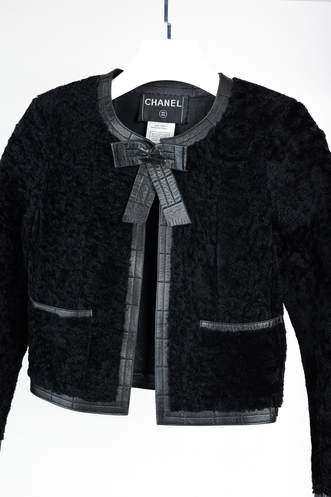 Chanel Chanel 03A Black Curly Lambskin & Leather Cropped Bow Jacket Size XXS / US 00 / IT 34 - 3 Thumbnail