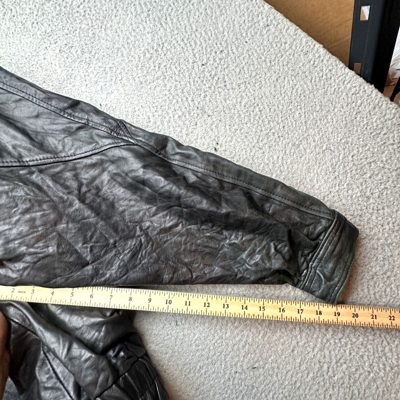 Vera Pelle VINTAGE Vera Pelle Leather Bomber Jacket Mens XL Black Full Zip Button Italy Bomber Jacket Mens XL Black Leather Vera Pelle BW-21 Size US XL / EU 56 / 4 - 6 Thumbnail