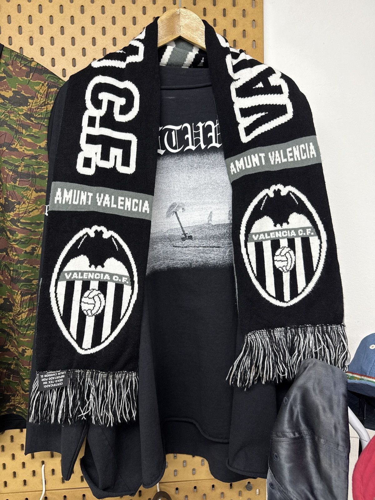 Vintage Vintage Amunt Valencia CF Fanwear Football Soccer Scarf Size ONE SIZE - 9 Thumbnail