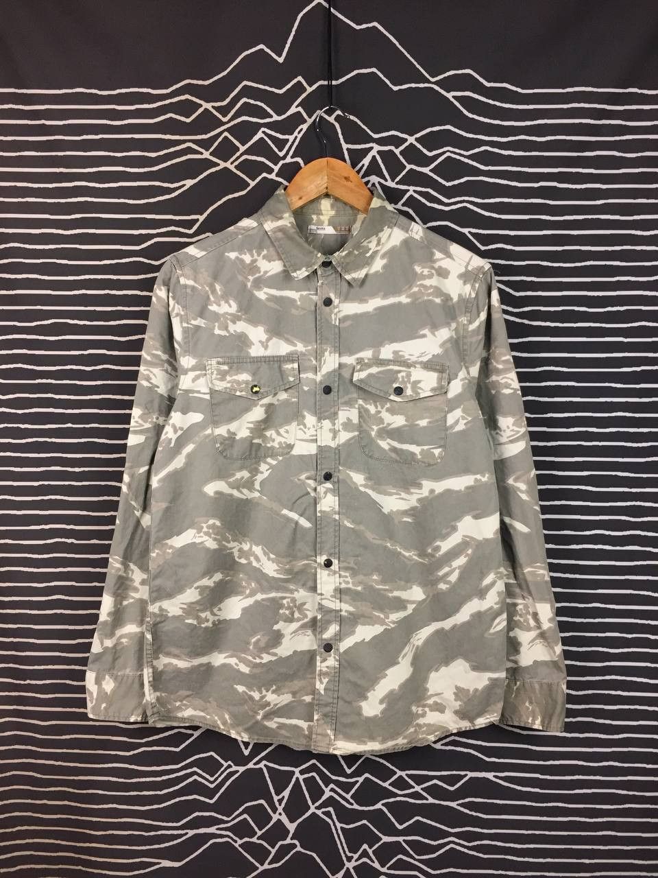 Bershka Bershka Tiger Stripe Camouflage Snap Button Overshirt Size US S / EU 44-46 / 1 - 2 Thumbnail