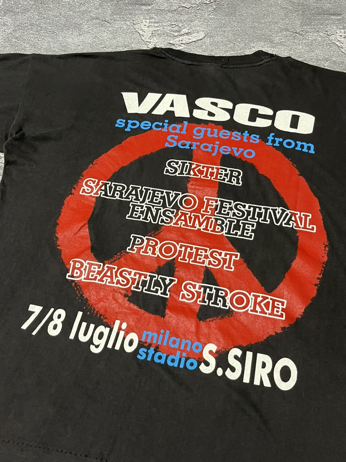 Vintage Vintage 90s Vasco Rossi Double Side Logo Shirt Size US XL / EU 56 / 4 - 7 Thumbnail