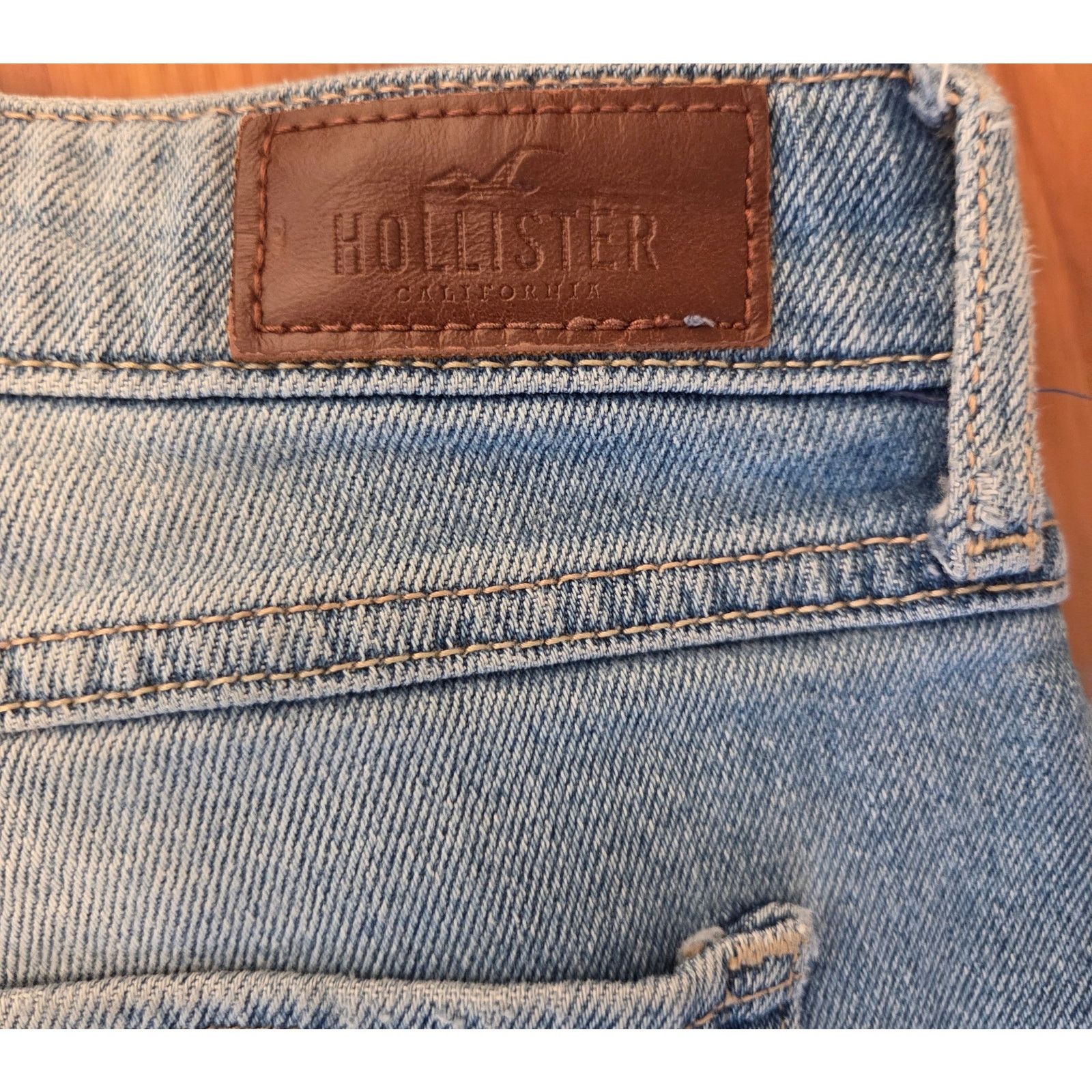 Hollister Hollister Womens11R Light Blue Distressed size30x26 Size 30" / US 8 / IT 44 - 5 Thumbnail