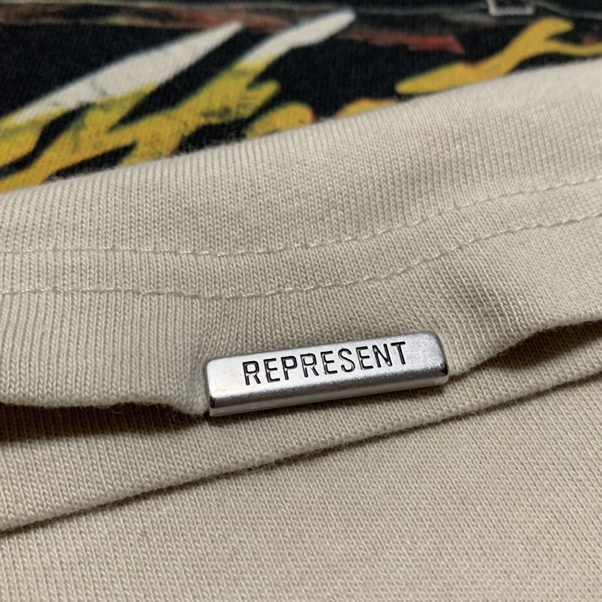 Represent Clo. Represent XS Feel The Heat Vintage White Tee Size US XS / EU 42 / 0 - 6 Thumbnail