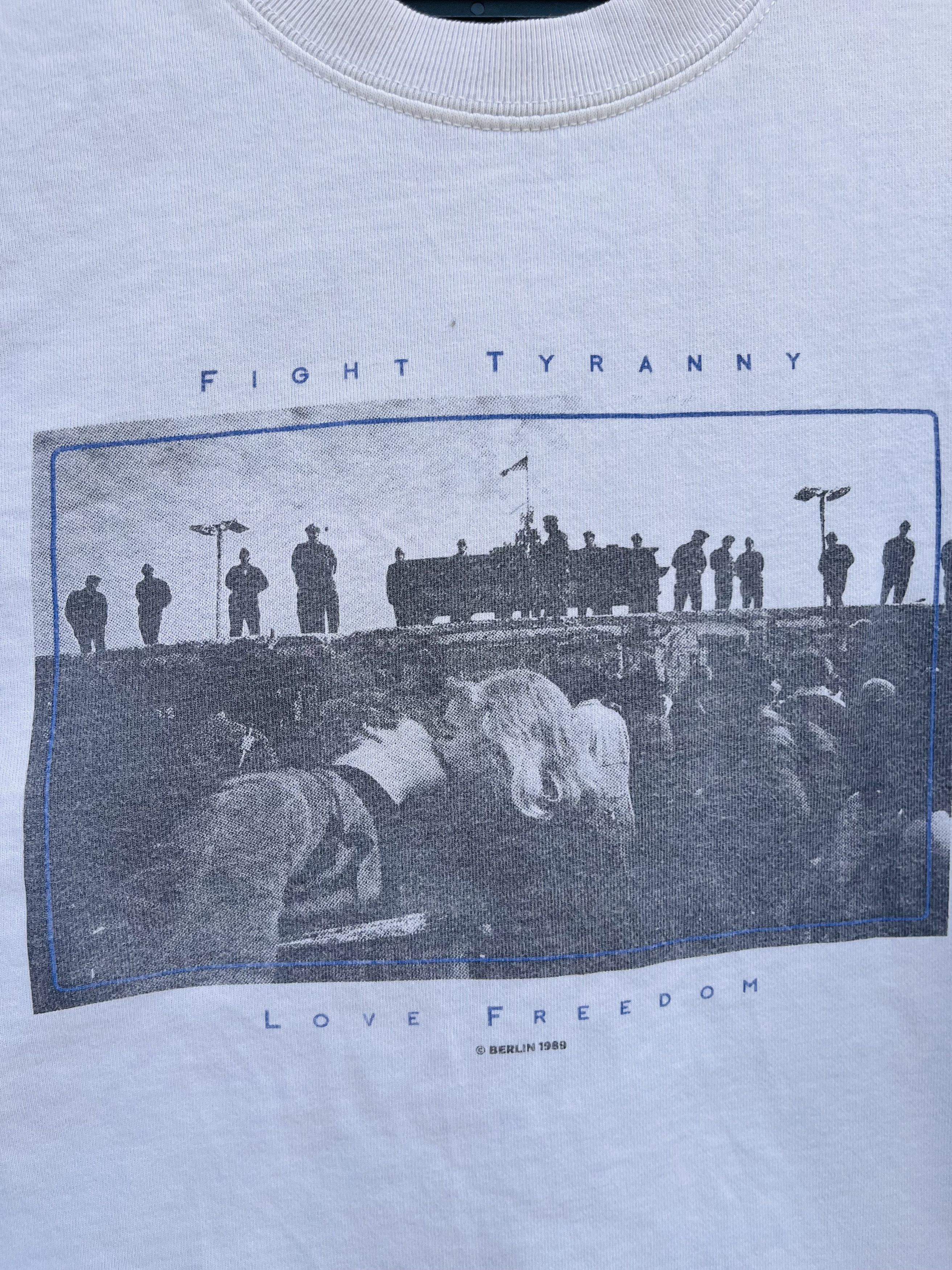 Japanese Brand × Vintage Vintage Brandy Melville Fight Tyranny Love Freedom Berlin 89 Size US M / EU 48-50 / 2 - 6 Thumbnail