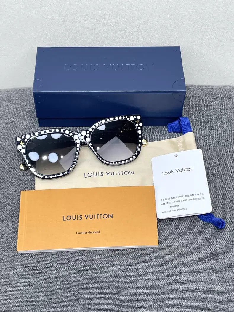Louis Vuitton Louis Vuitton Yayoi Kusama Co-branded Sunglasses Size ONE SIZE - 1 Thumbnail