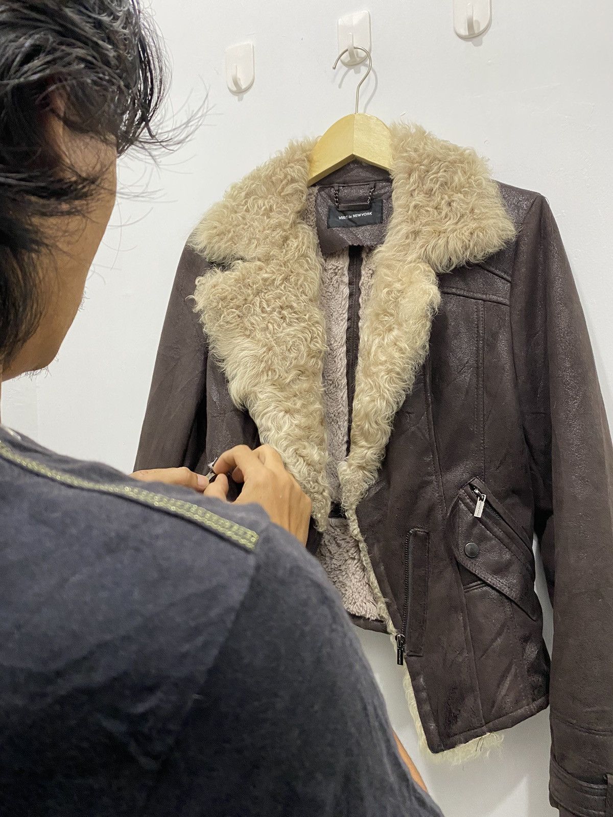 Japanese Brand VISIT in NEWYORK Suede Faux Leather Fur Style Jacket UNISEX Size US S / EU 44-46 / 1 - 20 Thumbnail