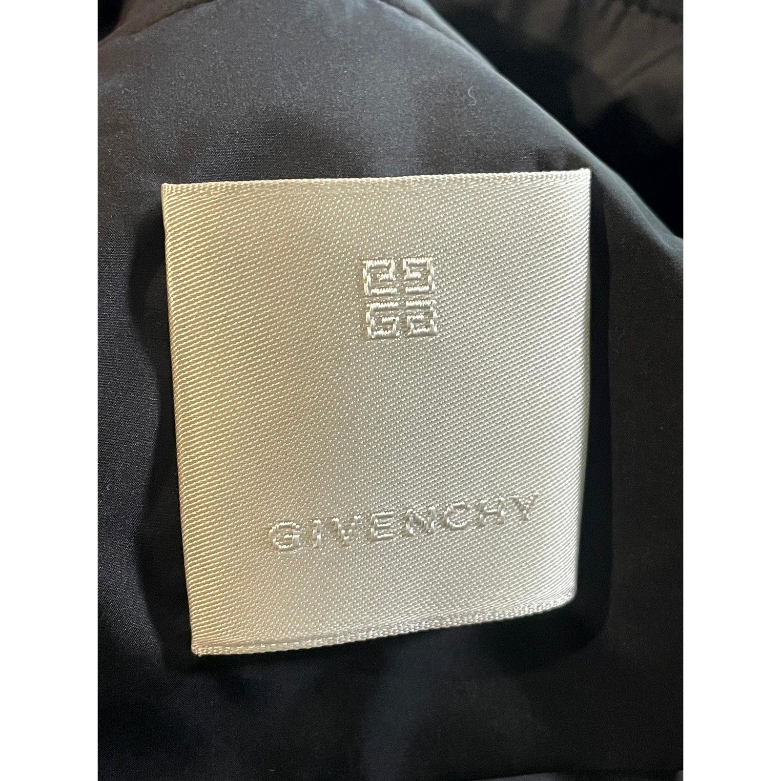 Givenchy Givenchy Nylon Windbreaker Small Logo Black Track Jacket Size US L / EU 52-54 / 3 - 3 Thumbnail