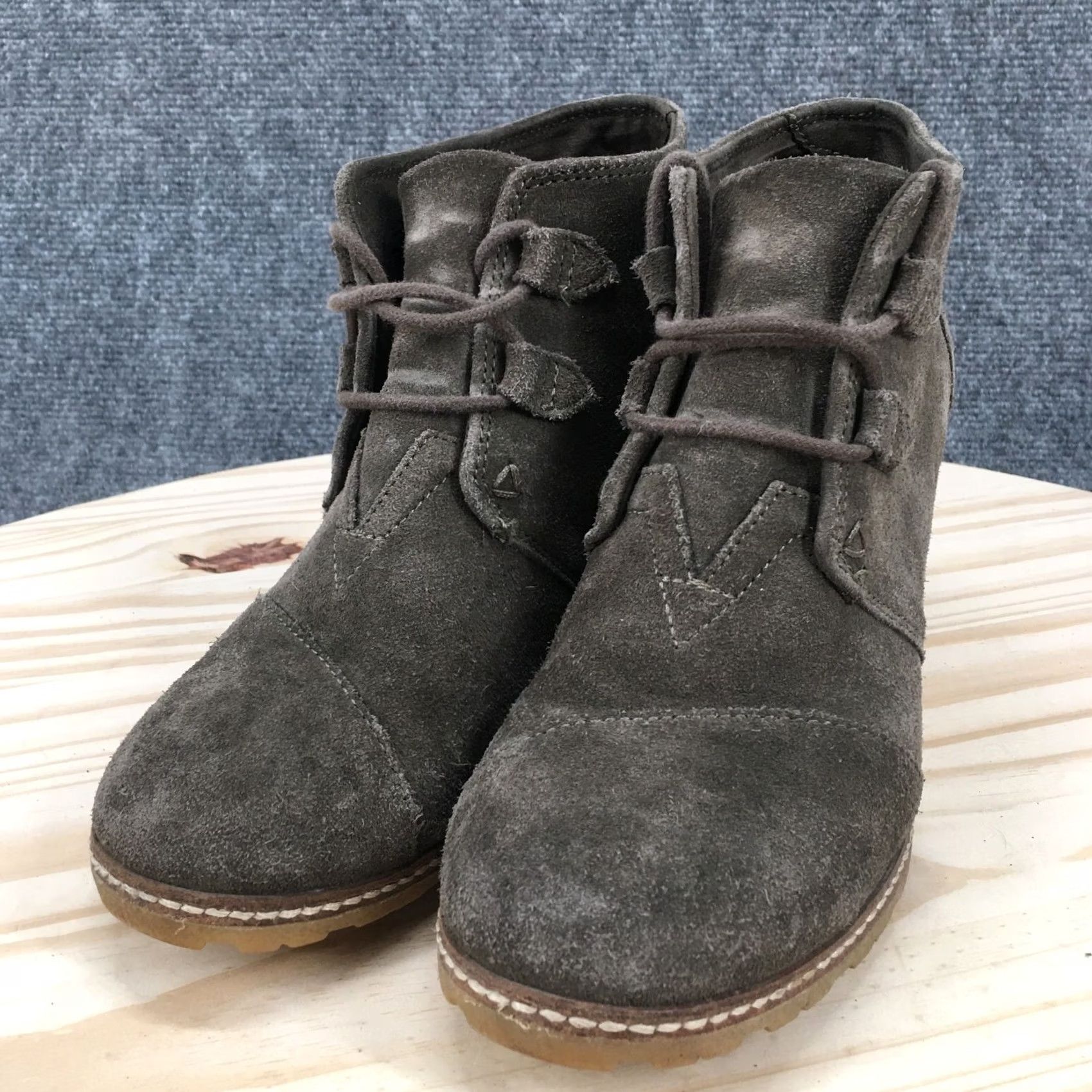 Toms TOMS Desert Bootie Women's Olive Green Suede Lace Up Boot 8 Casual DeserT Wedge Ankle Shoe Women Size US 8 / IT 38 - 6 Thumbnail