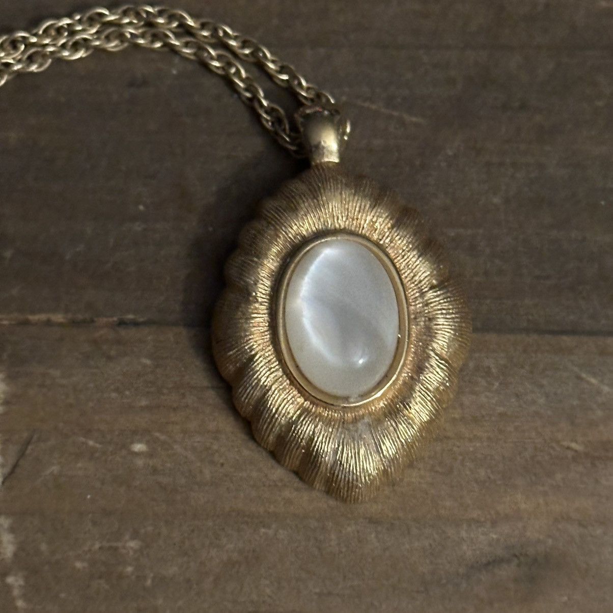 Monet Vintage Monet gold tone mother of pearl pendant necklace Size ONE SIZE - 3 Thumbnail