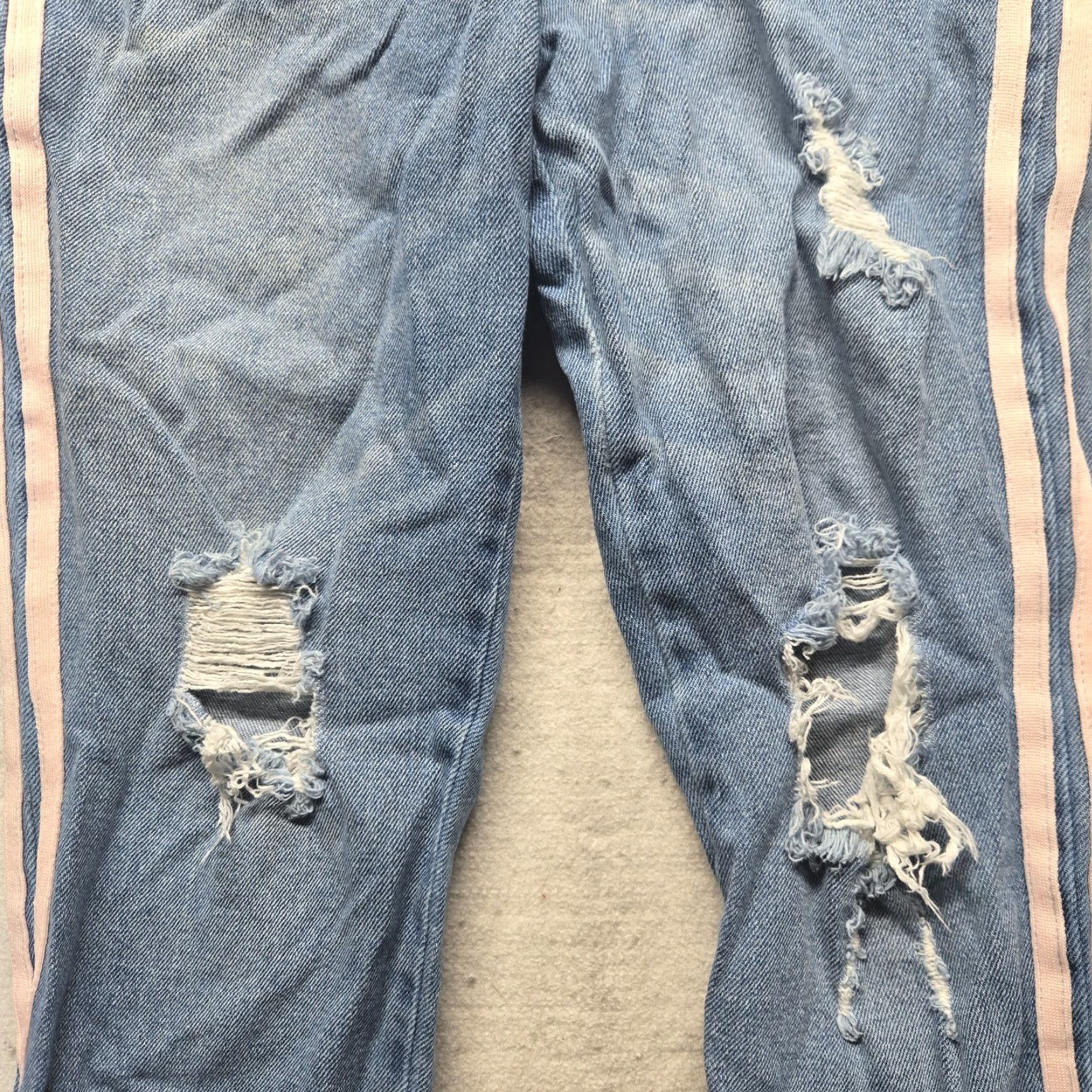 Vintage Wild Fable Jeans Women Dress? No, it's Wild Fable Blue Jeans Pink Stripes Destroyed Denim Pants Adult Women's Size 0 Size 25" / US 0 / IT 36 - 3 Thumbnail