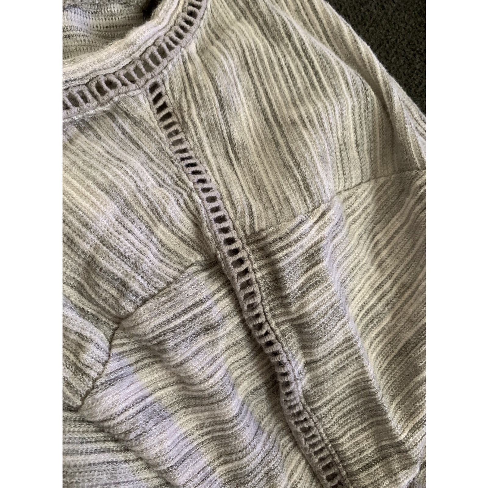 Vintage BKE Red Womens Blouse Shirt 3/4 Sleeve V-Neck White Gray Striped M Medium Womens Blouse B111 Size M / US 6-8 / IT 42-44 - 4 Thumbnail