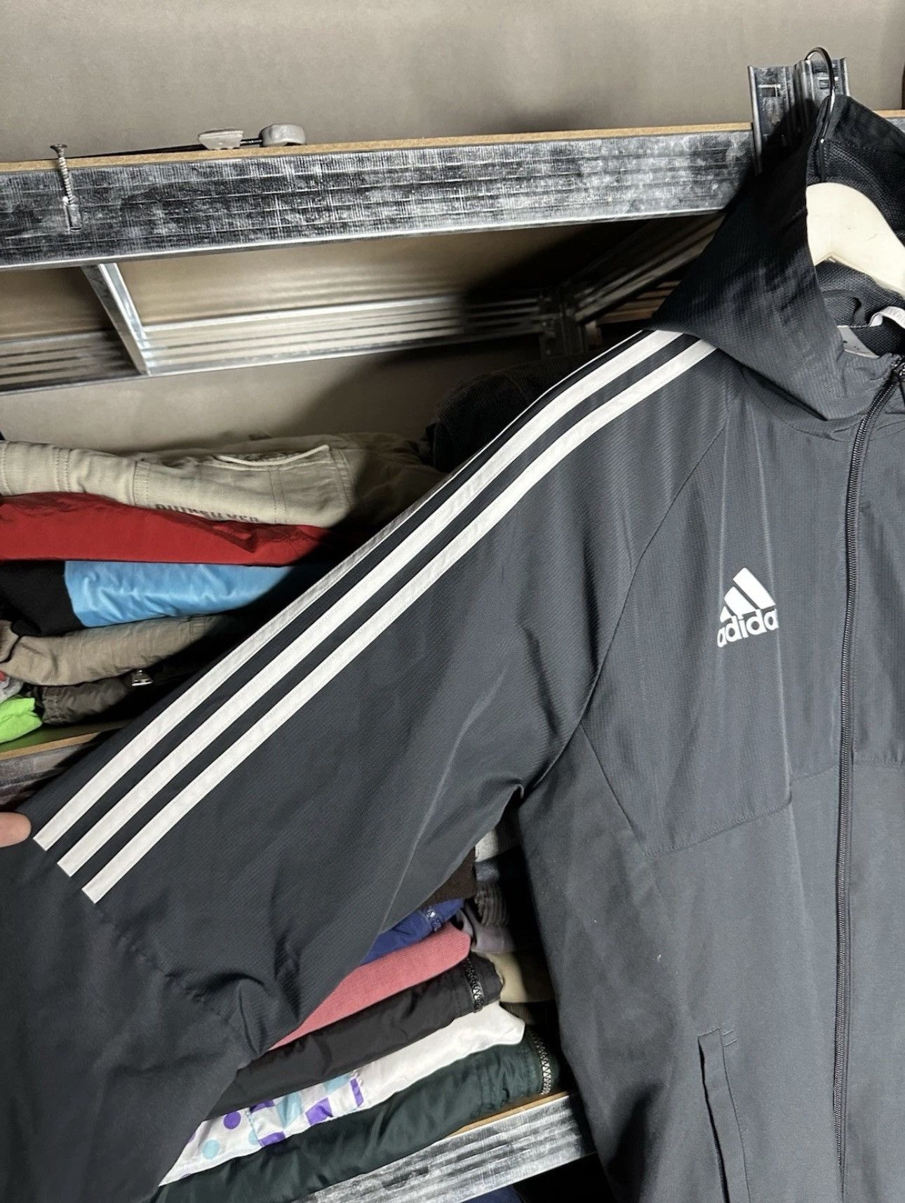 Adidas MANCHESTER UNITED 2017/2018 FOOTBALL HOODED JACKET ADIDAS M Size US M / EU 48-50 / 2 - 6 Thumbnail